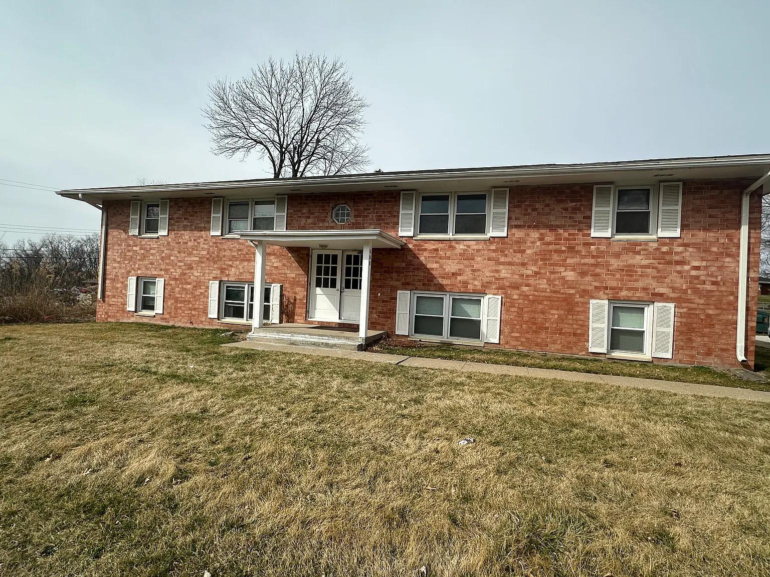 608 Knoll Dr